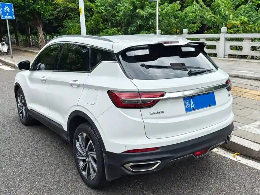 Geely Binyue — миниатюра 3