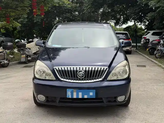 2015 Buick GL8