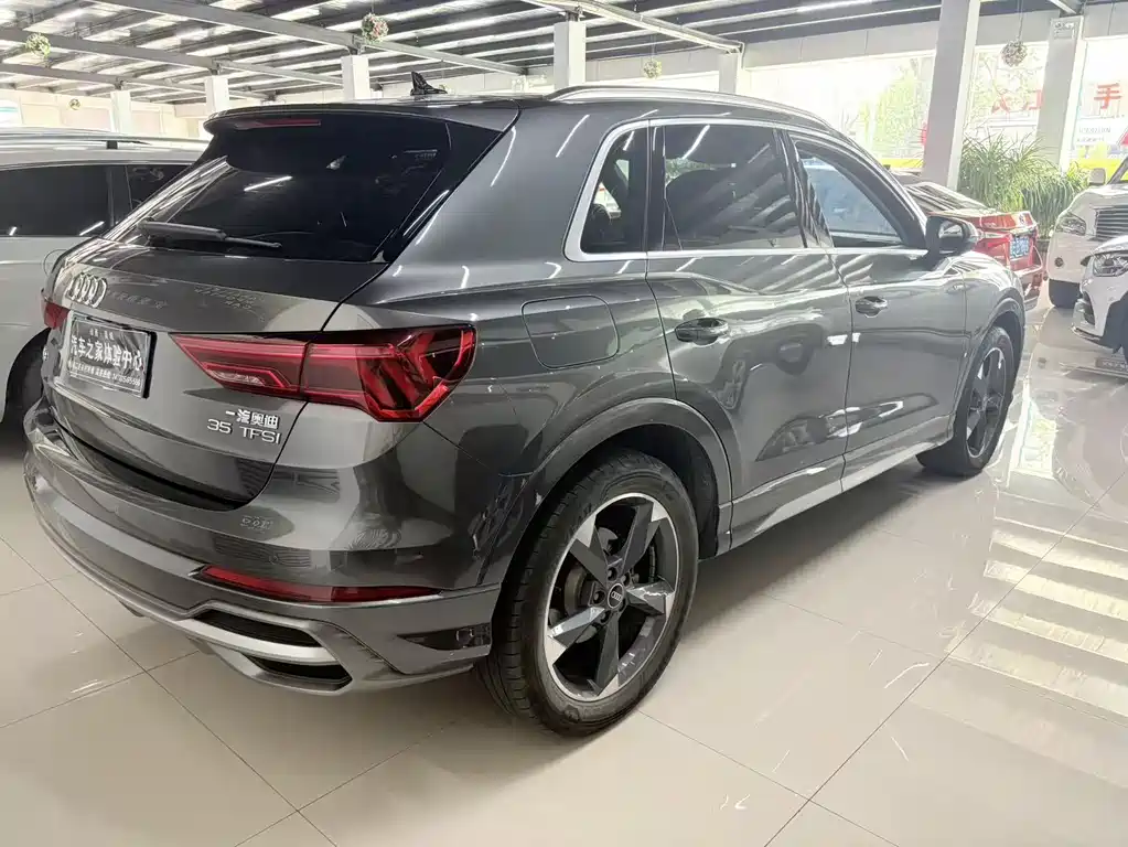 Audi Q3 2023 35 TFSI Fashion (1.4T)