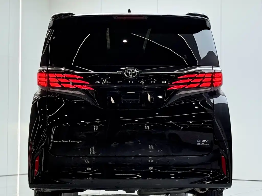 Toyota Alphard — миниатюра 16