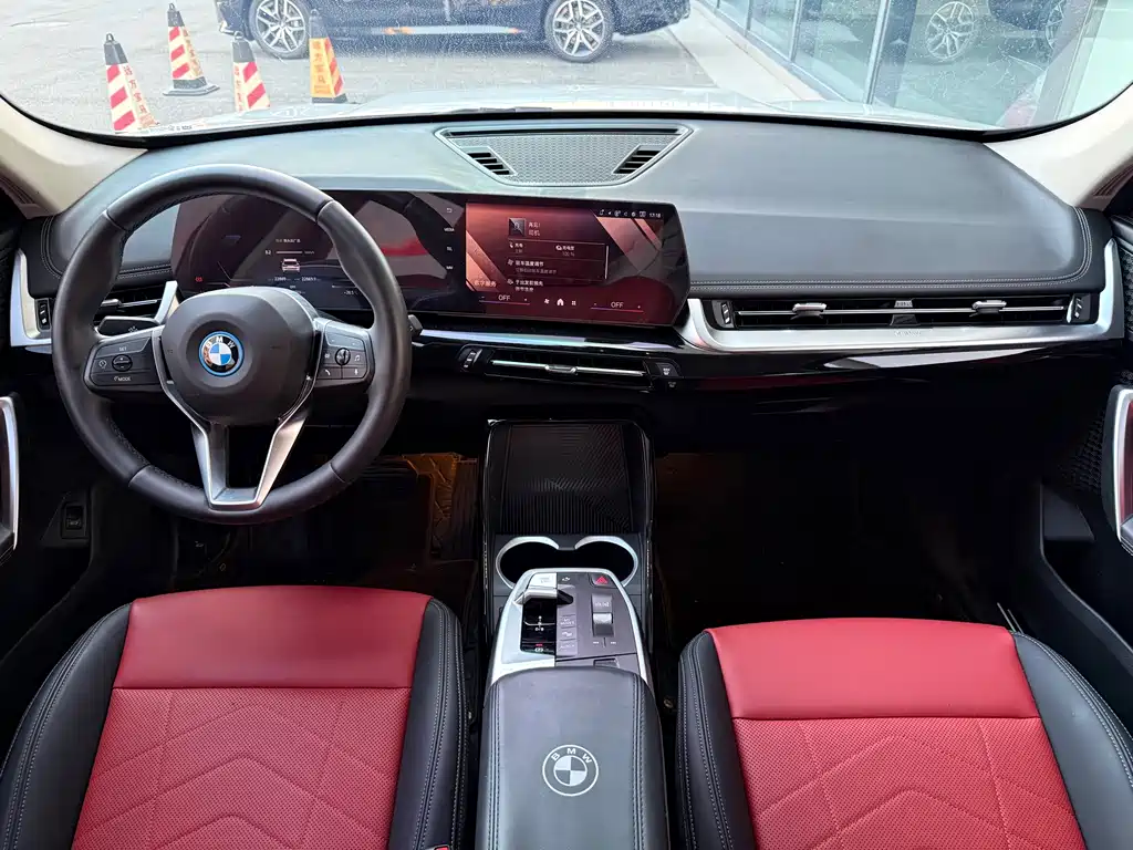 BMW iX1 — миниатюра 5