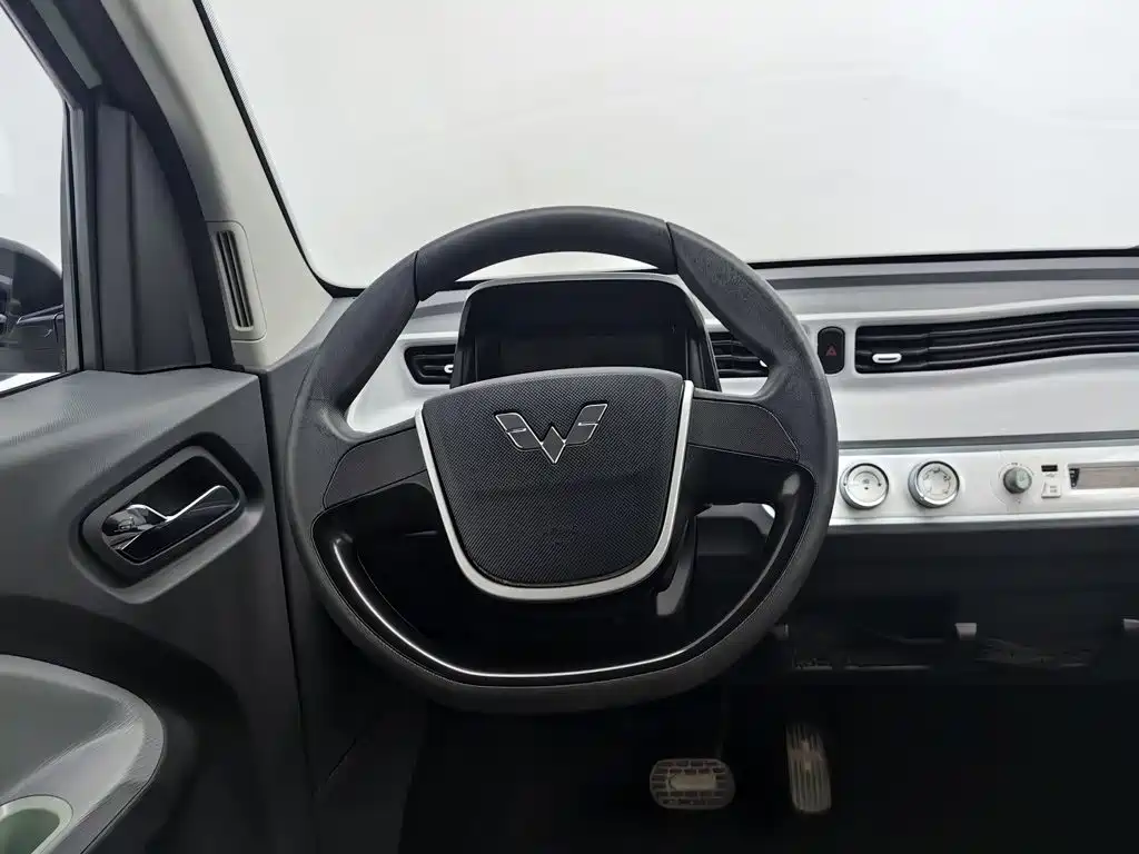 Wuling MINIEV — миниатюра 11