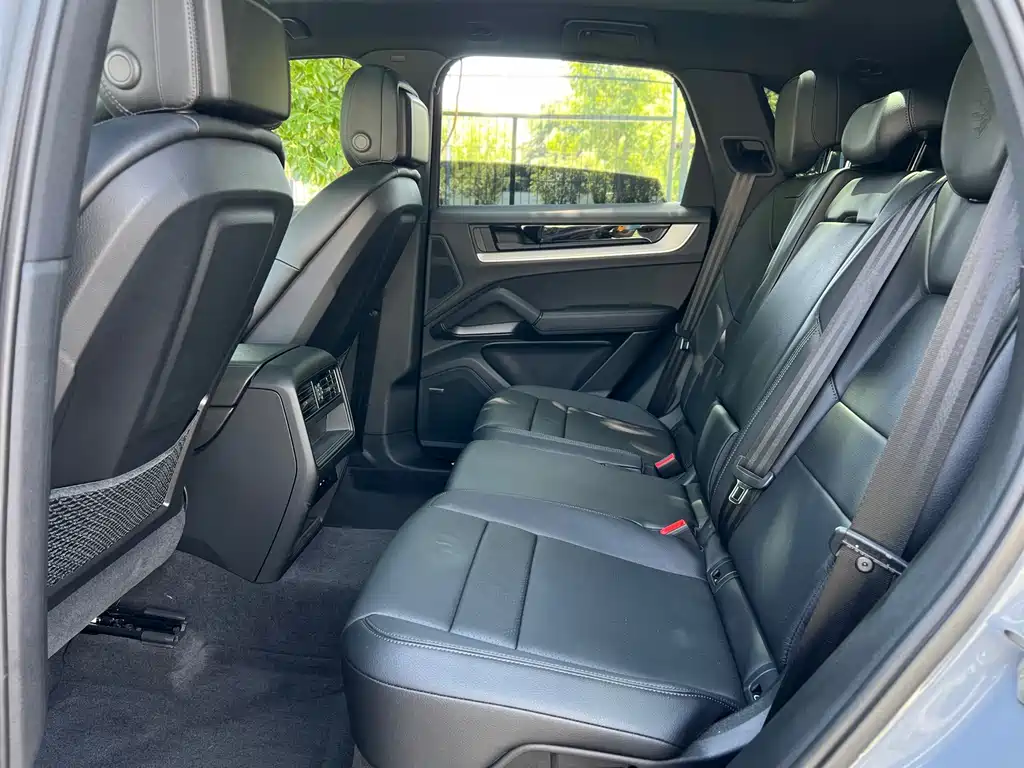 Porsche Cayenne — миниатюра 14