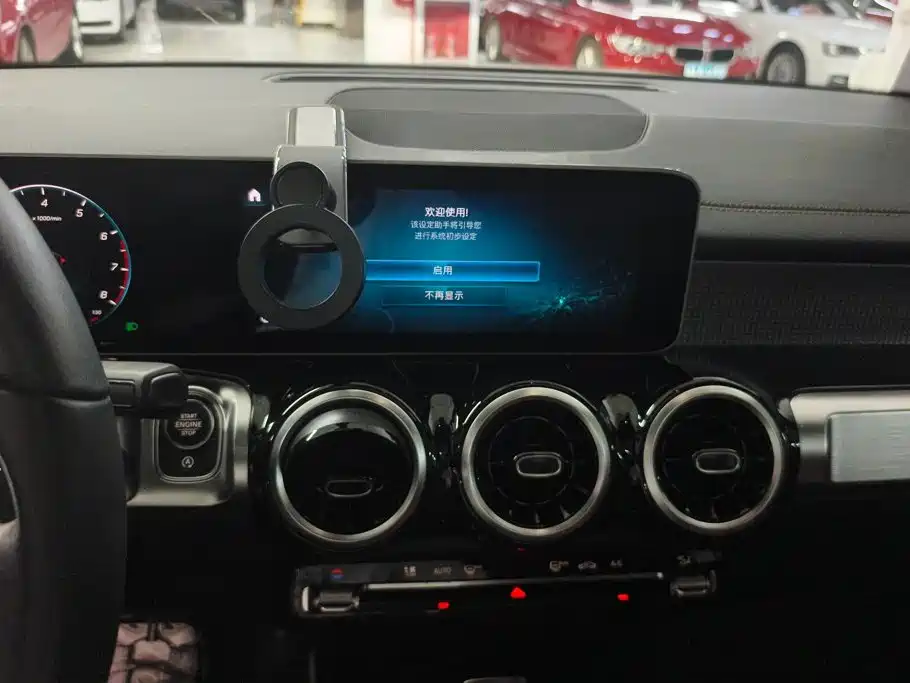Mercedes-Benz GLB — миниатюра 13