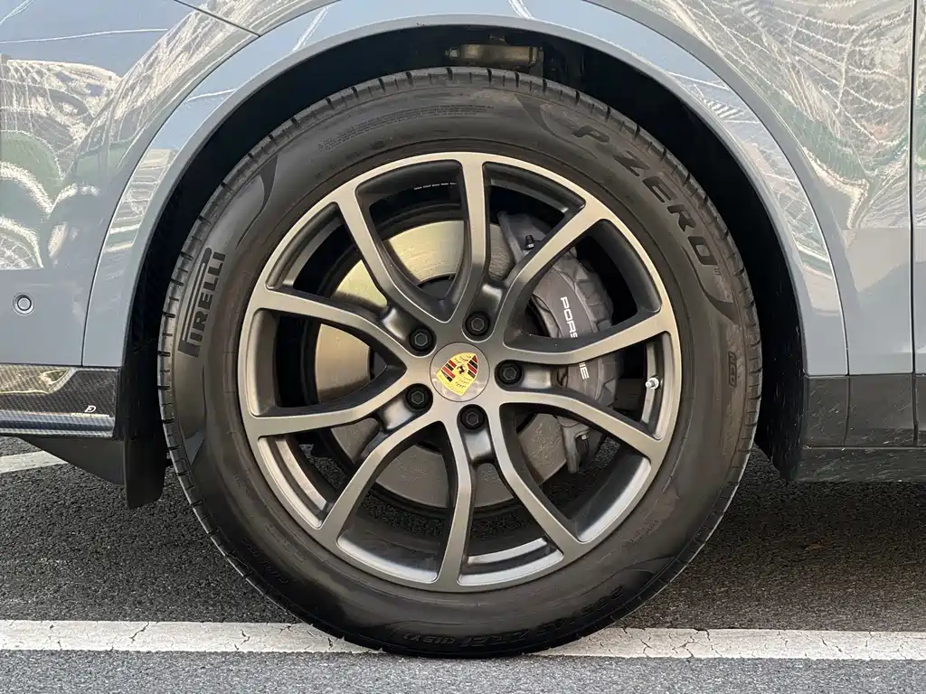 Porsche Cayenne — миниатюра 8