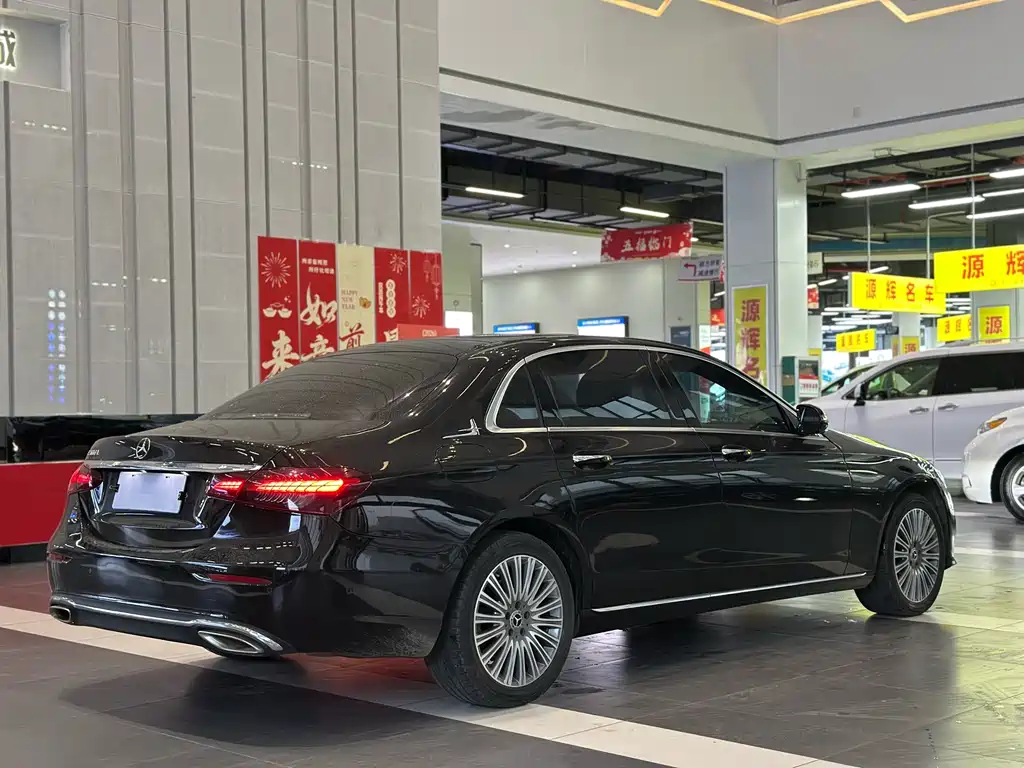 MERCEDES-BENZ E CLASS