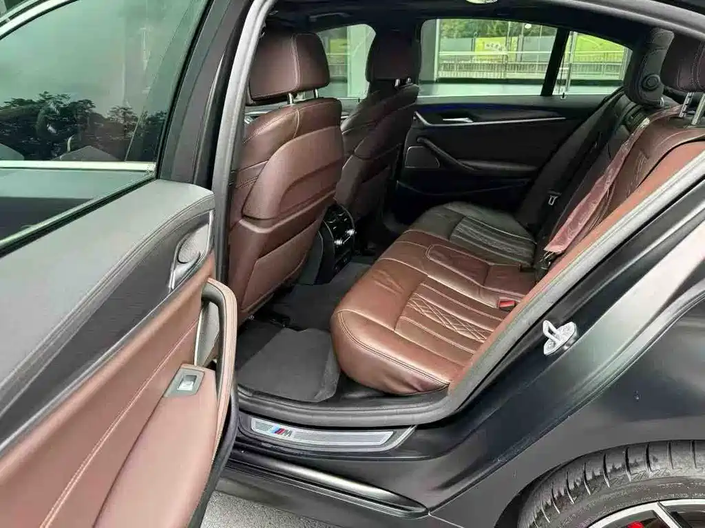 BMW 5 Series (Import) — миниатюра 7
