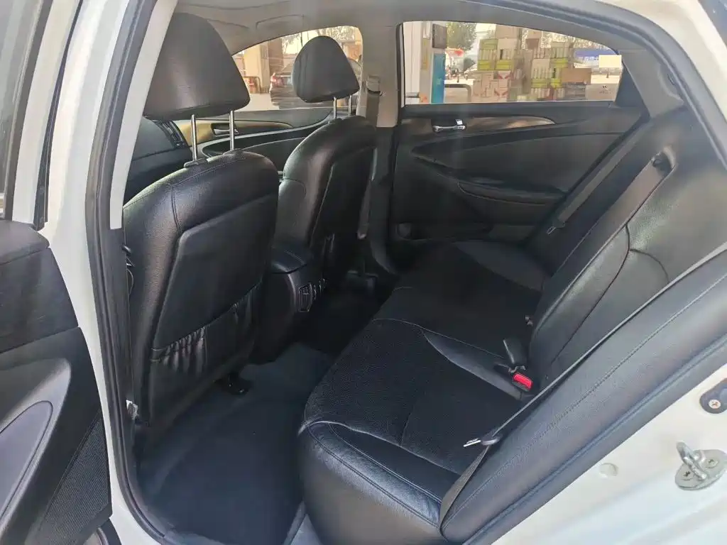 Hyundai Sonata — миниатюра 6