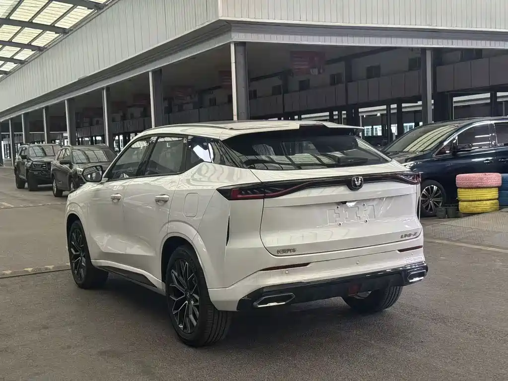 Changan UNI-Z New Energy — миниатюра 11