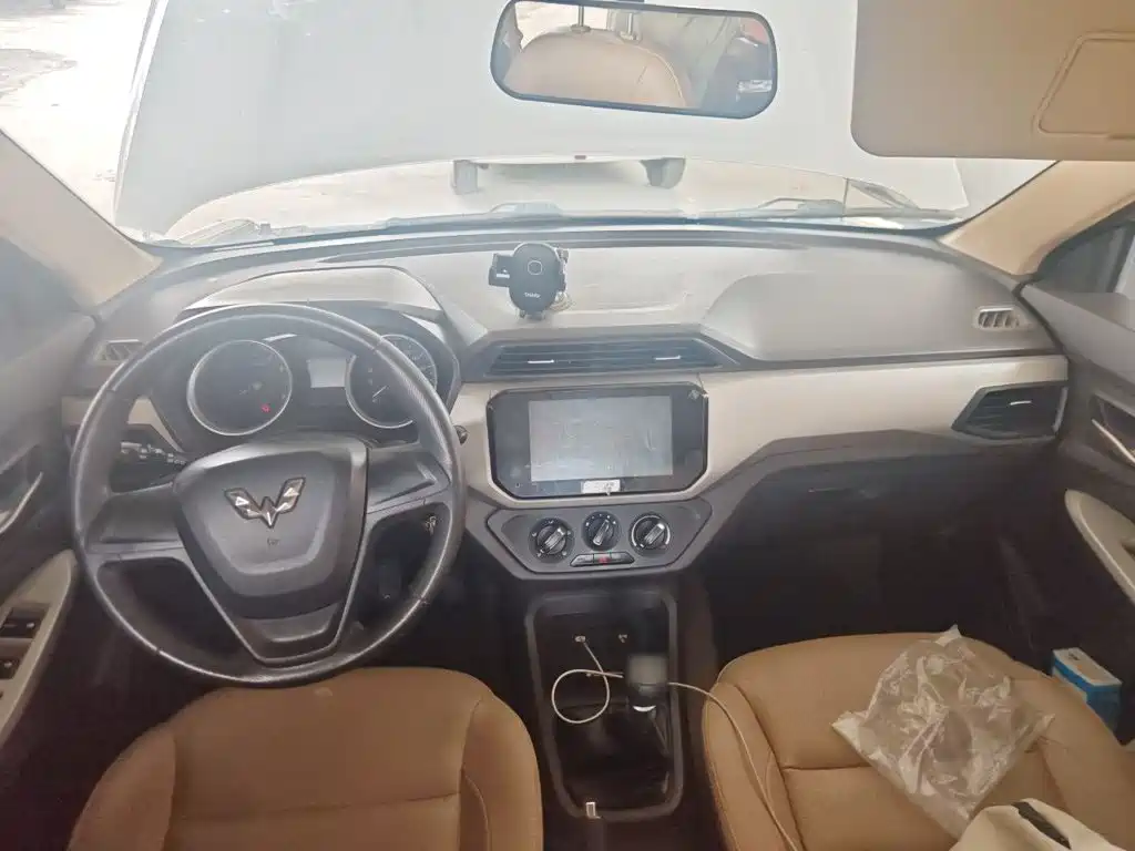 Wuling Hongguang — миниатюра 5