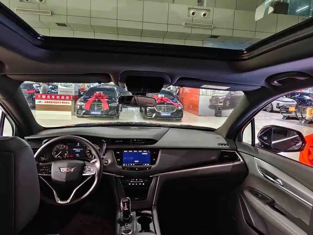 Cadillac XT6 — миниатюра 9
