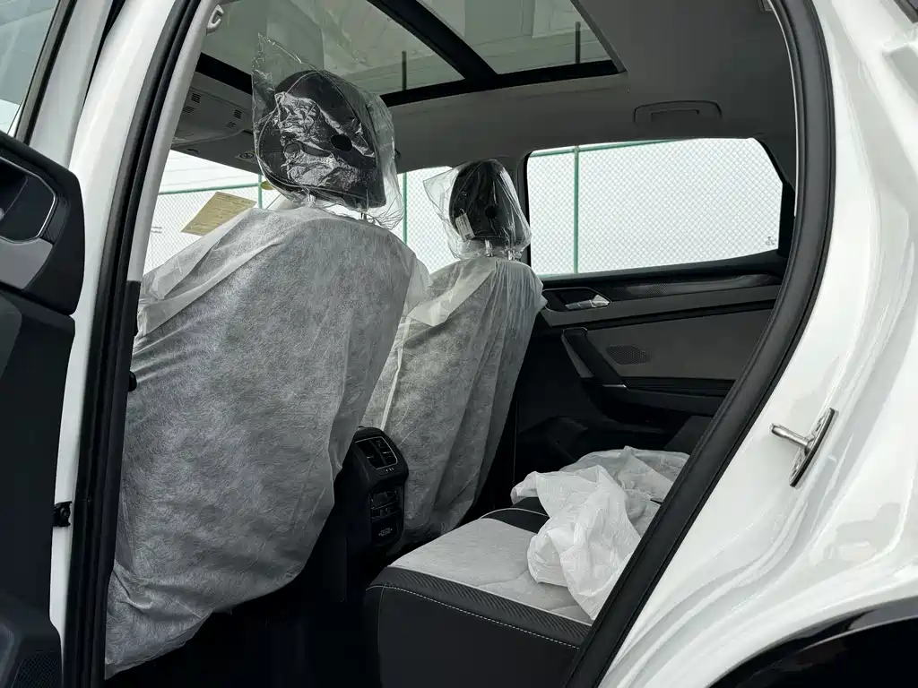 Volkswagen X — миниатюра 8