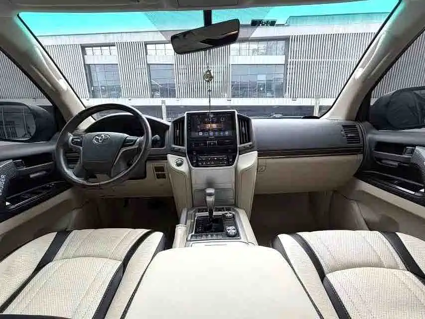 Toyota Land Cruiser — миниатюра 7