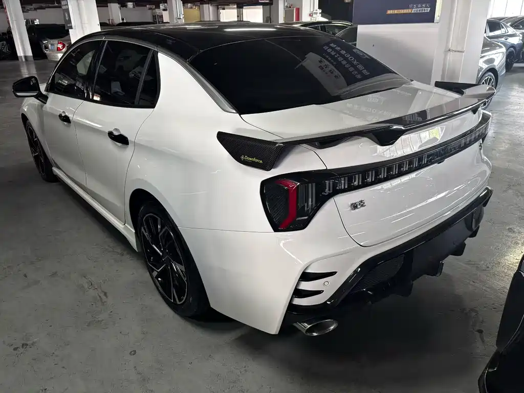 Lynk & Co 03 — миниатюра 6