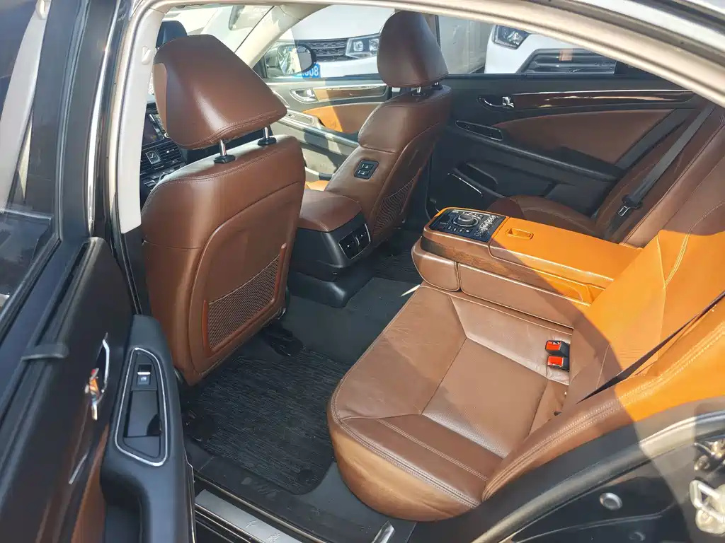 Hongqi Hongqi H7 — миниатюра 8