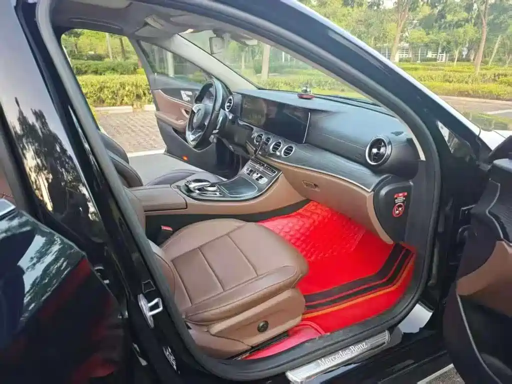 Mercedes-Benz E-Class — миниатюра 7