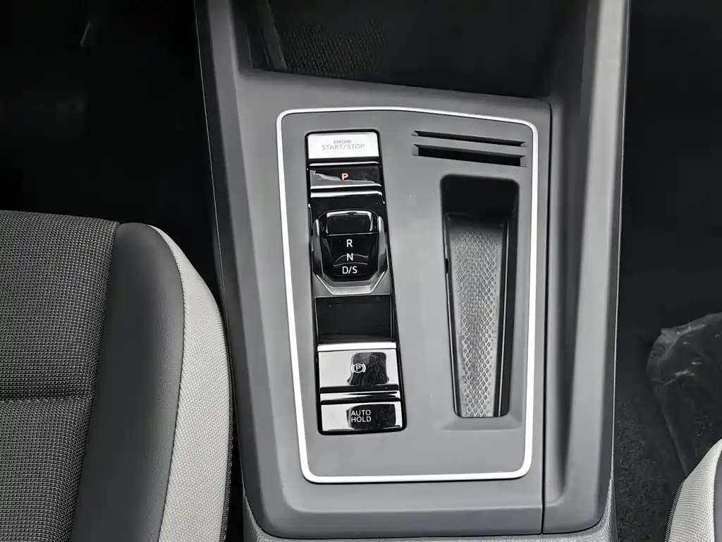 Volkswagen Golf — миниатюра 13