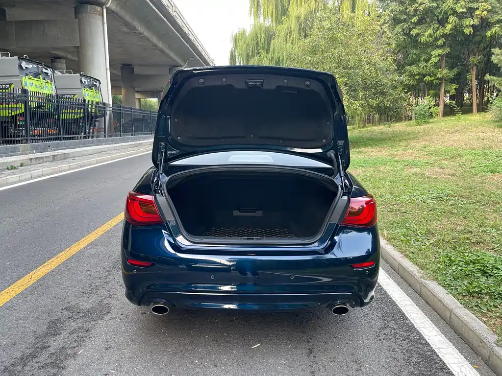 Infiniti Q70 — миниатюра 16