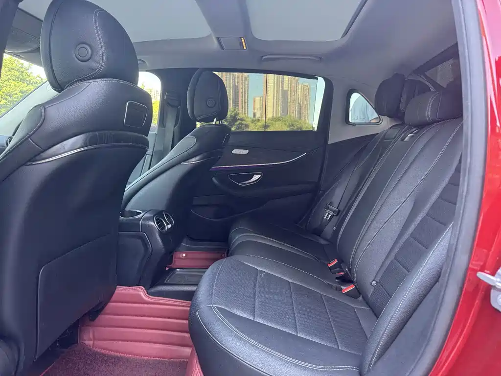 Mercedes-Benz E-Class — миниатюра 14