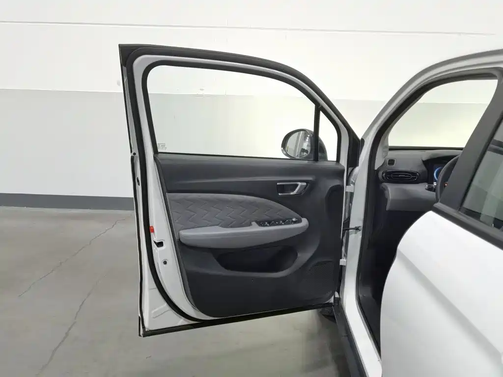 Leapmotor Leapmotor T03 — миниатюра 8