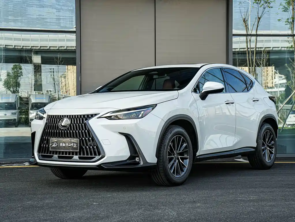 Lexus NX 2023