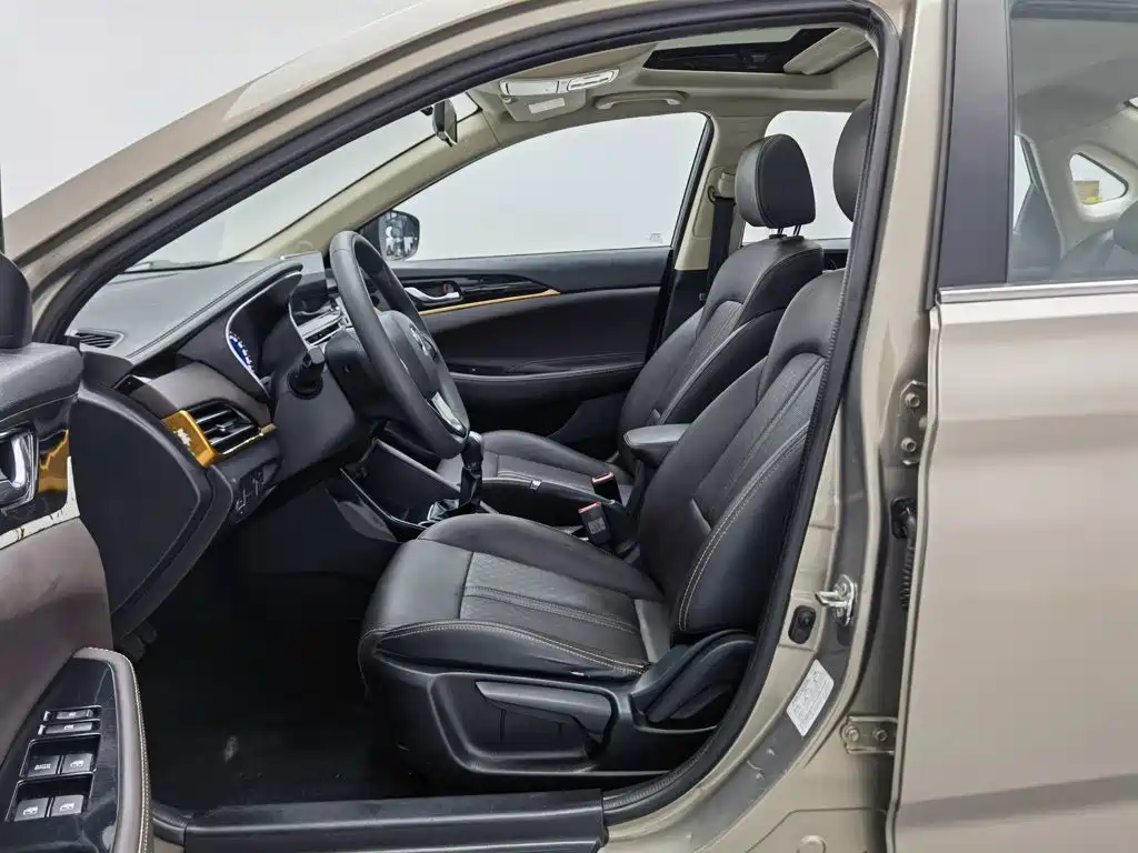 Changan Eado DT — миниатюра 10