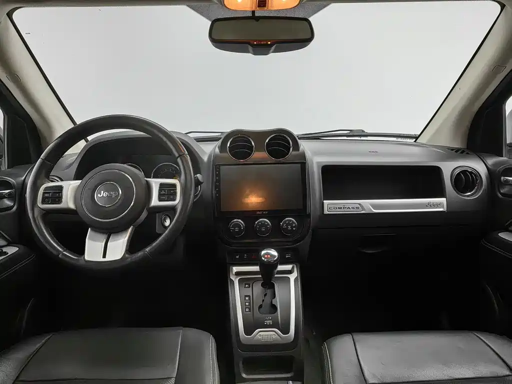 Jeep Compass (Import) — миниатюра 5