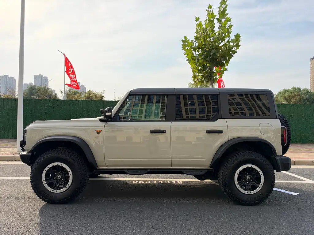 Ford Bronco — миниатюра 8