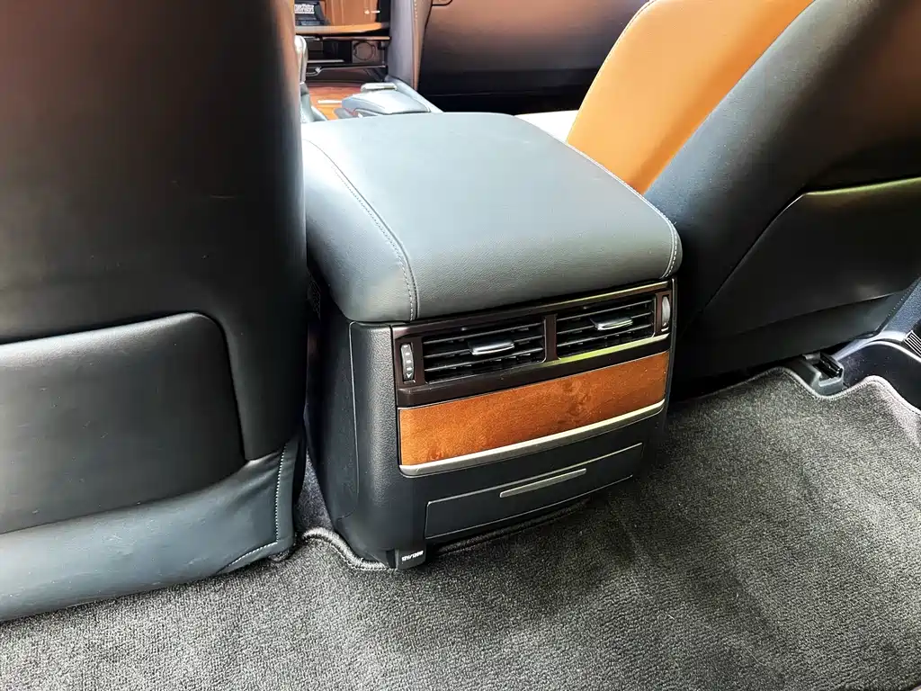 Lexus LX — миниатюра 11
