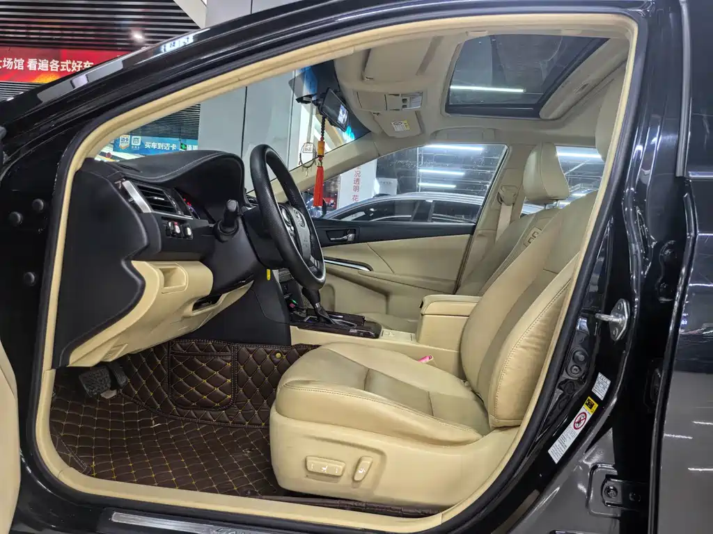 Toyota Camry — миниатюра 6