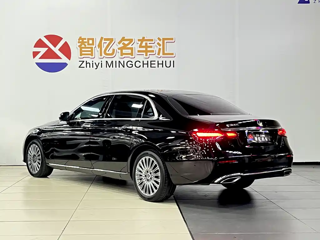 Mercedes-Benz E-Class — миниатюра 4