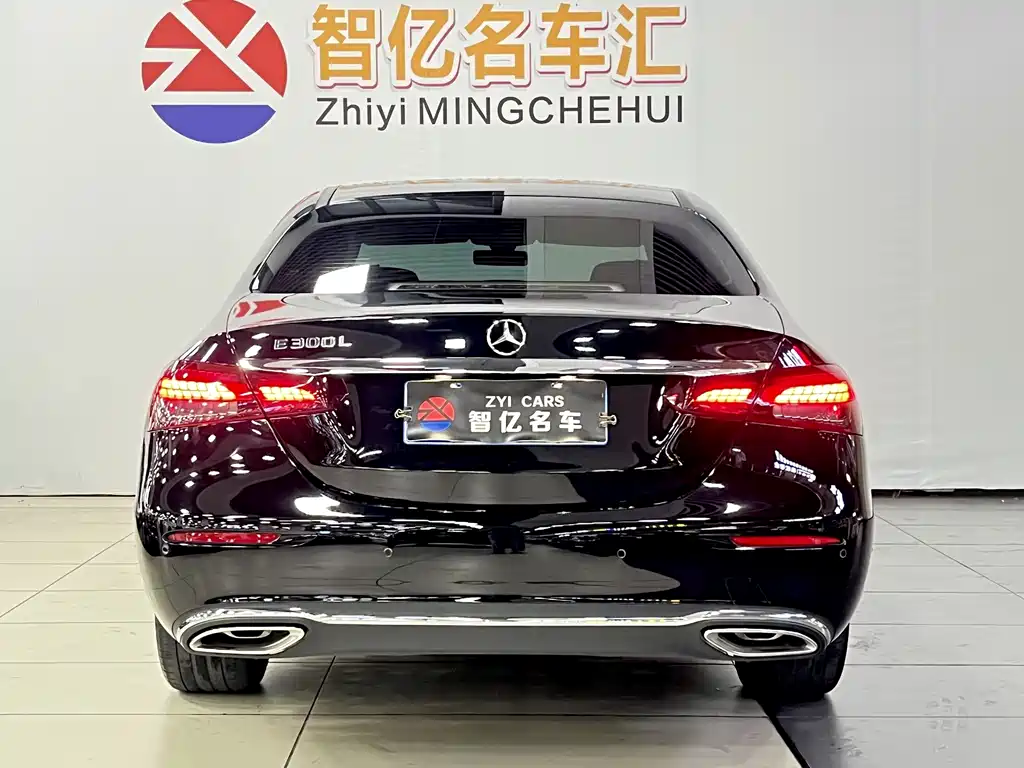 Mercedes-Benz E-Class — миниатюра 10