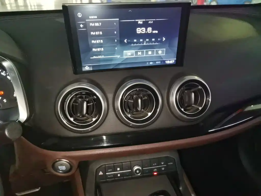 Wey Wey VV5 — миниатюра 13