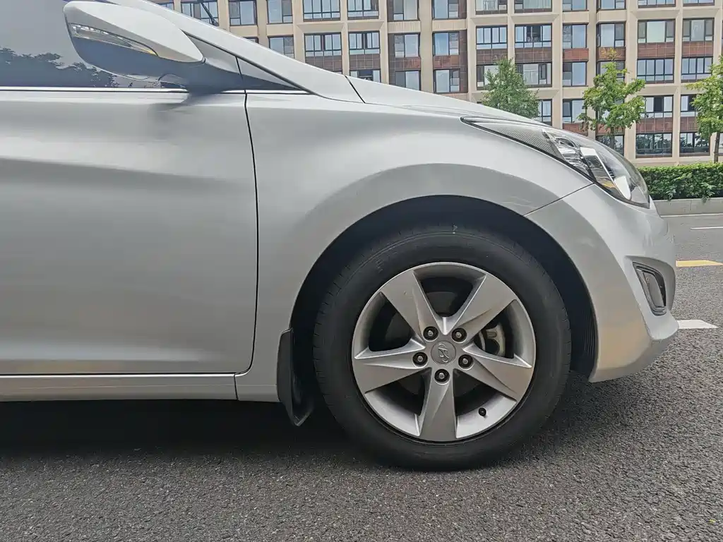 Hyundai Elantra Langdong — миниатюра 21