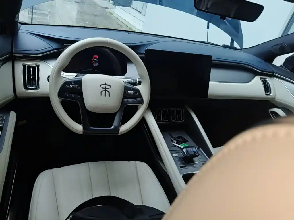 BYD L EV — миниатюра 10