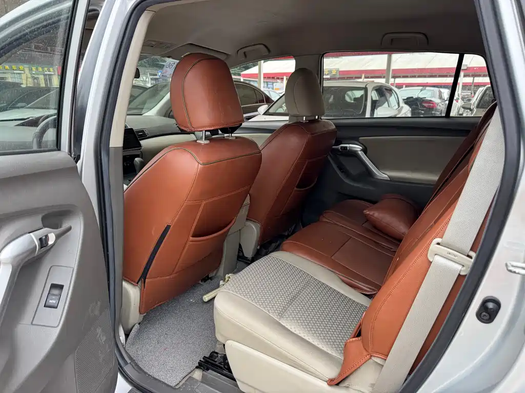Toyota Verso — миниатюра 4