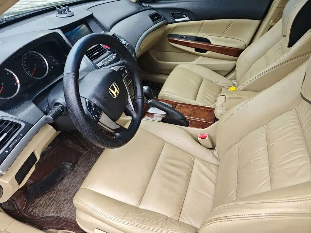 Honda Accord — миниатюра 9
