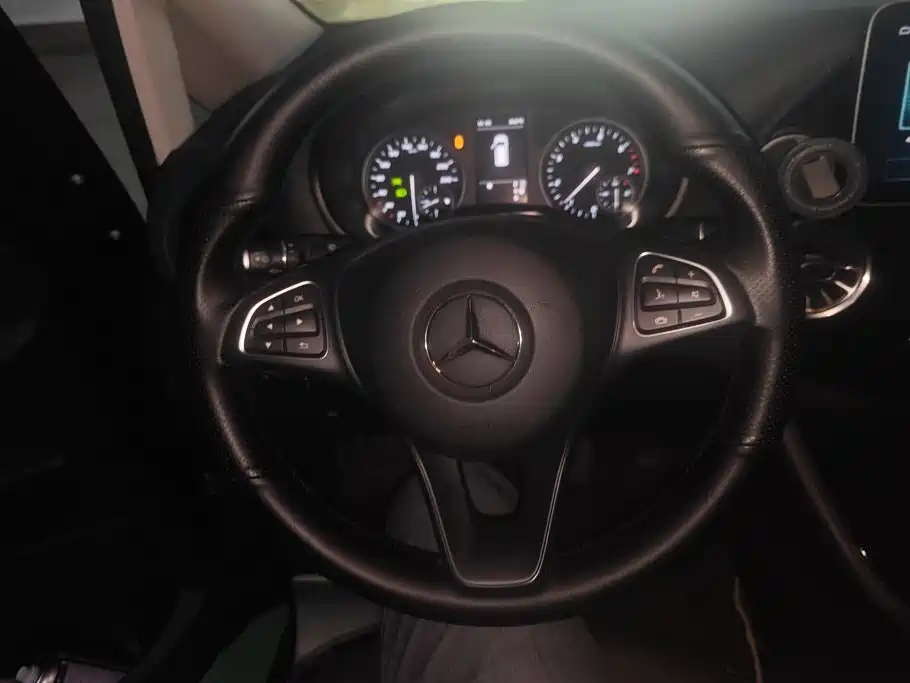 Mercedes-Benz Vito — миниатюра 15