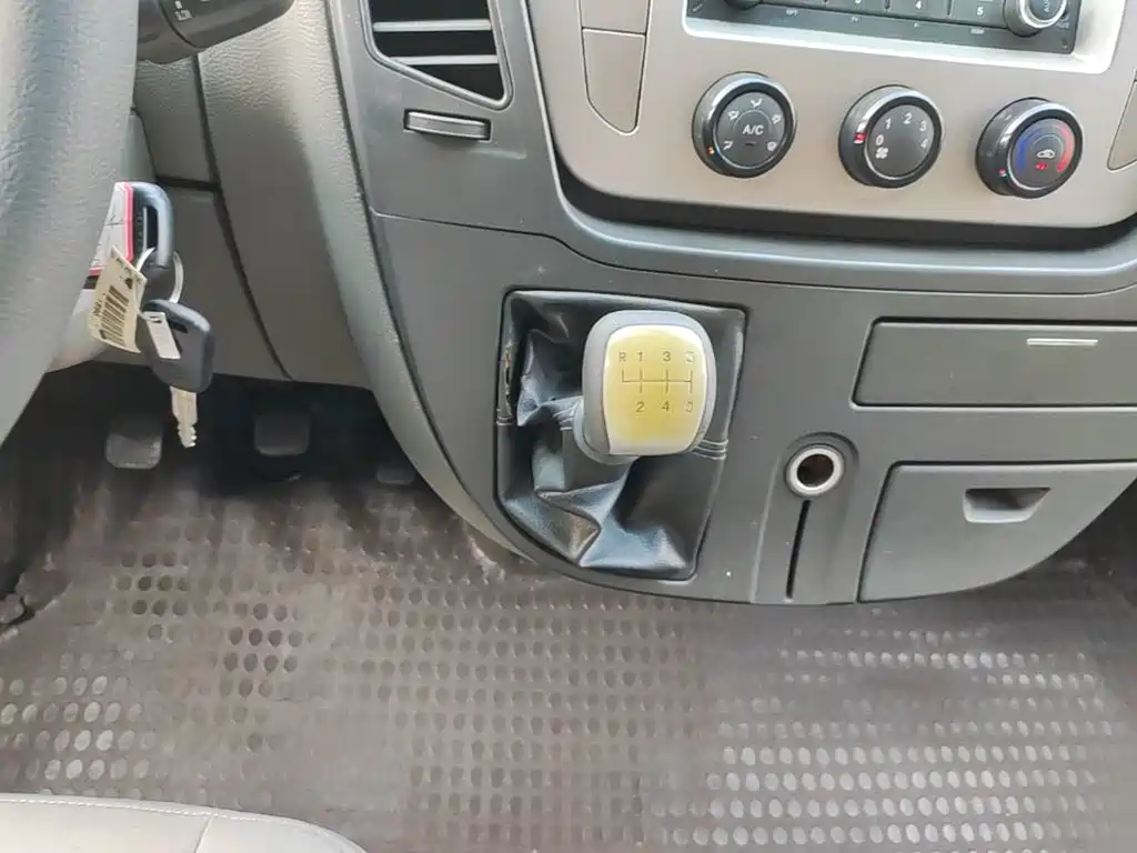 MAXUS V80 — миниатюра 14