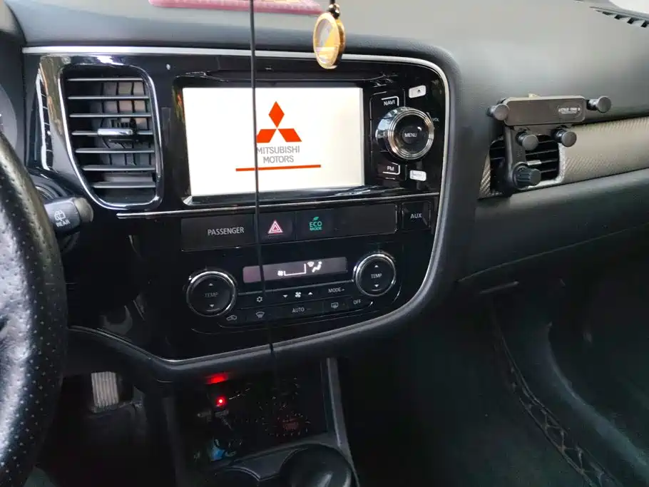 Mitsubishi Outlander (Import) — миниатюра 13
