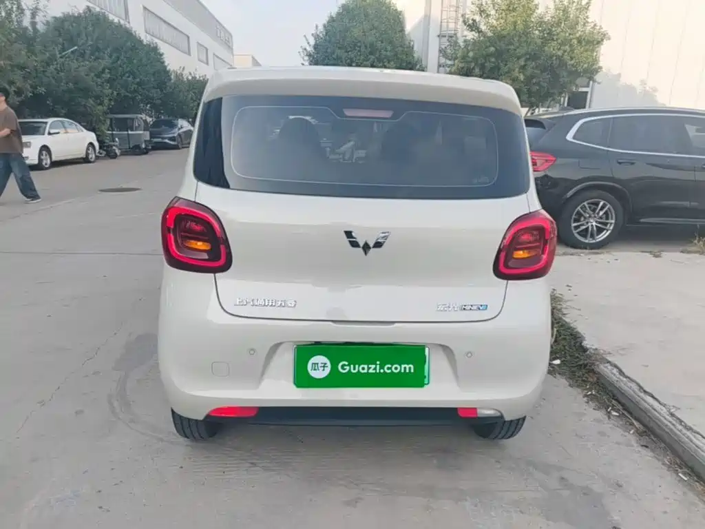 Wuling MINIEV — миниатюра 6