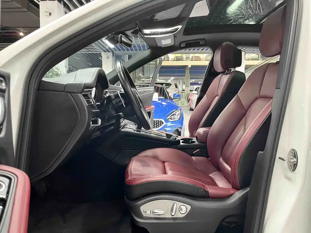 Porsche Macan — миниатюра 7