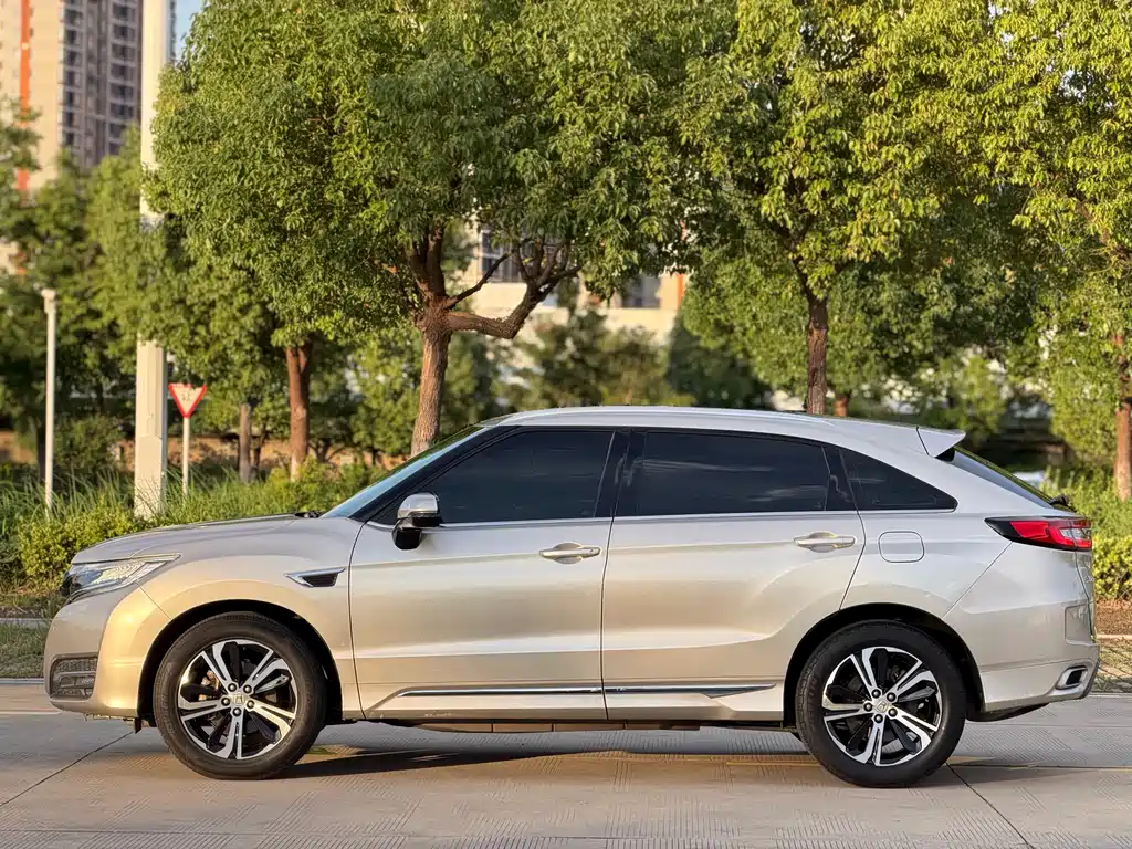 Honda UR-V 2017 370TURBO Luxury V