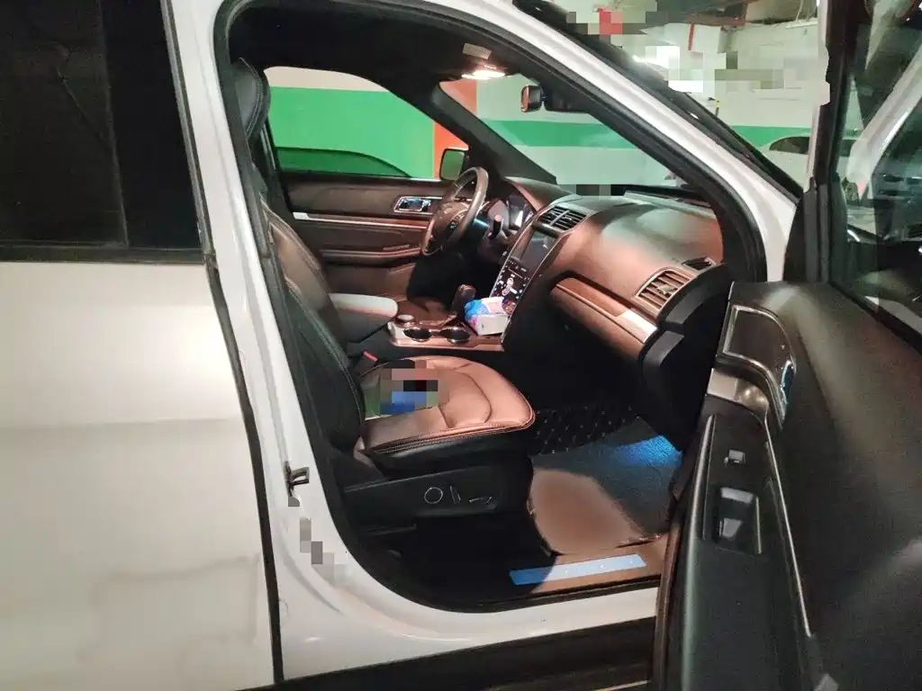 Ford Explorer (Import) — миниатюра 20