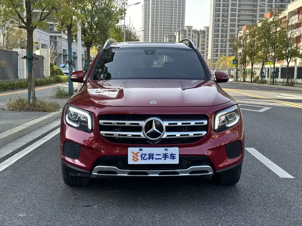 MERCEDES-BENZ GLB