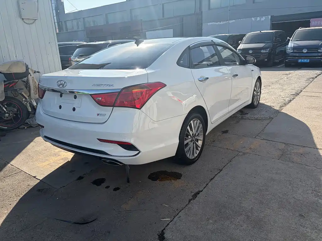 Hyundai Mistra — миниатюра 9