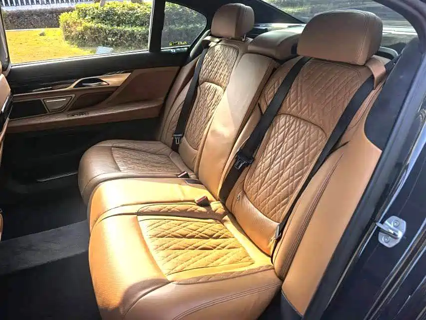 BMW 7 Series — миниатюра 5