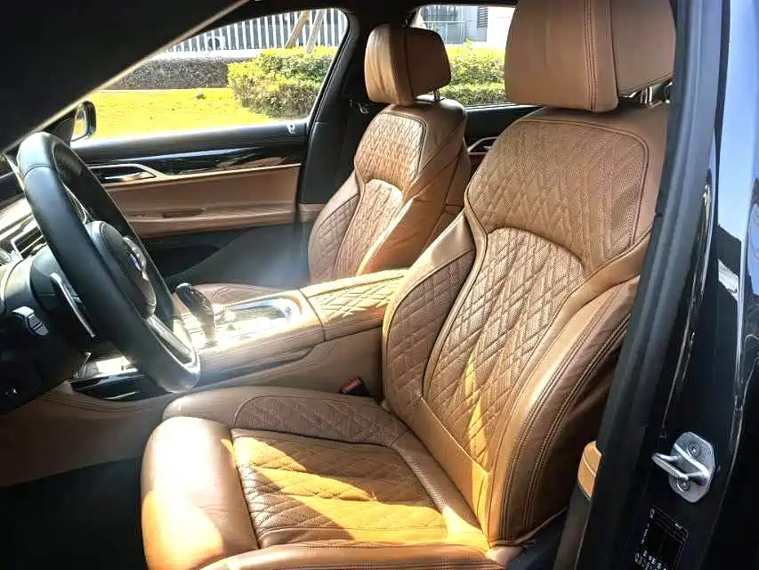 BMW 7 Series — миниатюра 3