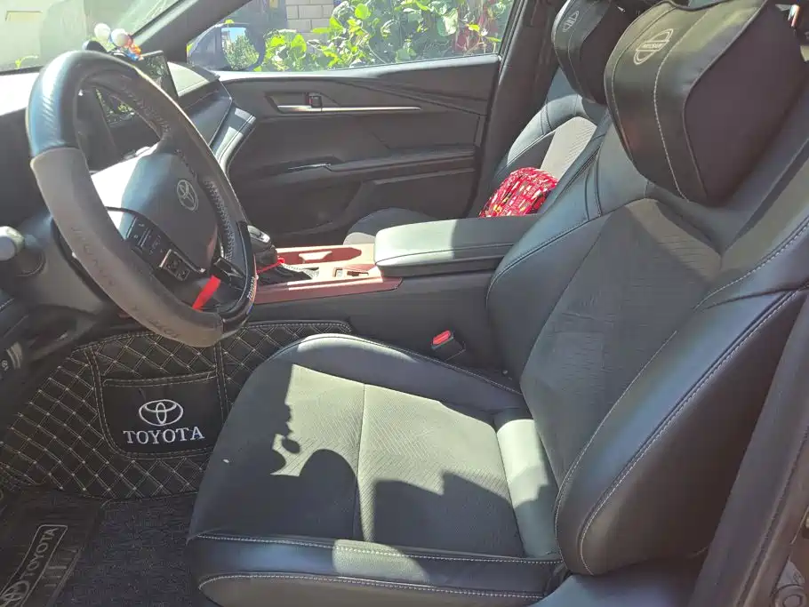Toyota Camry — миниатюра 7