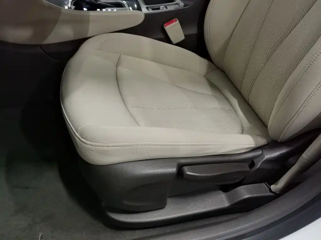 Buick Verano — миниатюра 20